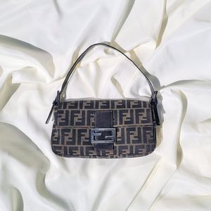 SOLD 🧸FENDI ZUCCA BAGUETTE🧸